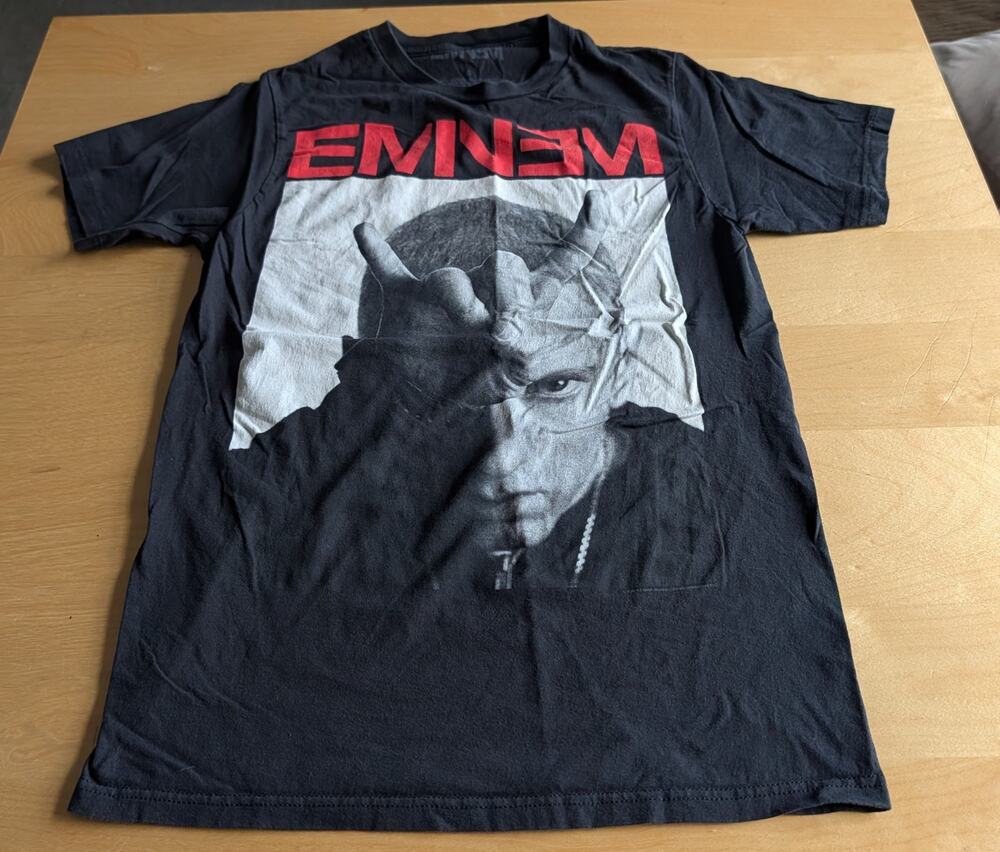 🏖️Mens Small Emnem Tee